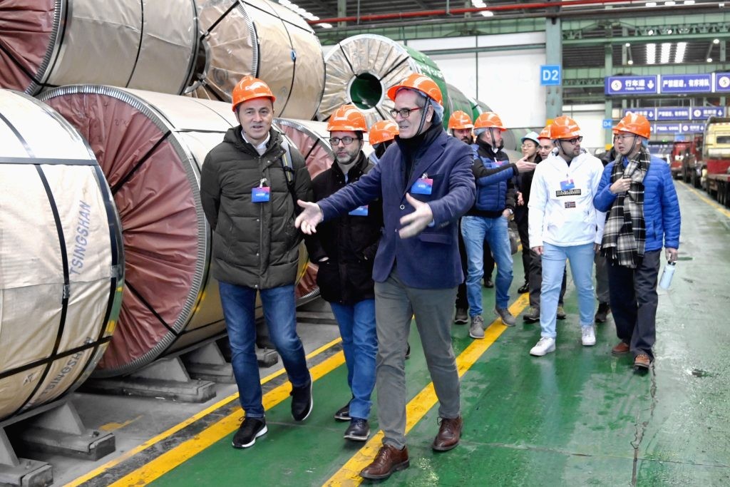 Guests for Daming International Overseas Business Fair Visiting Jiangsu Daming Processing Center 