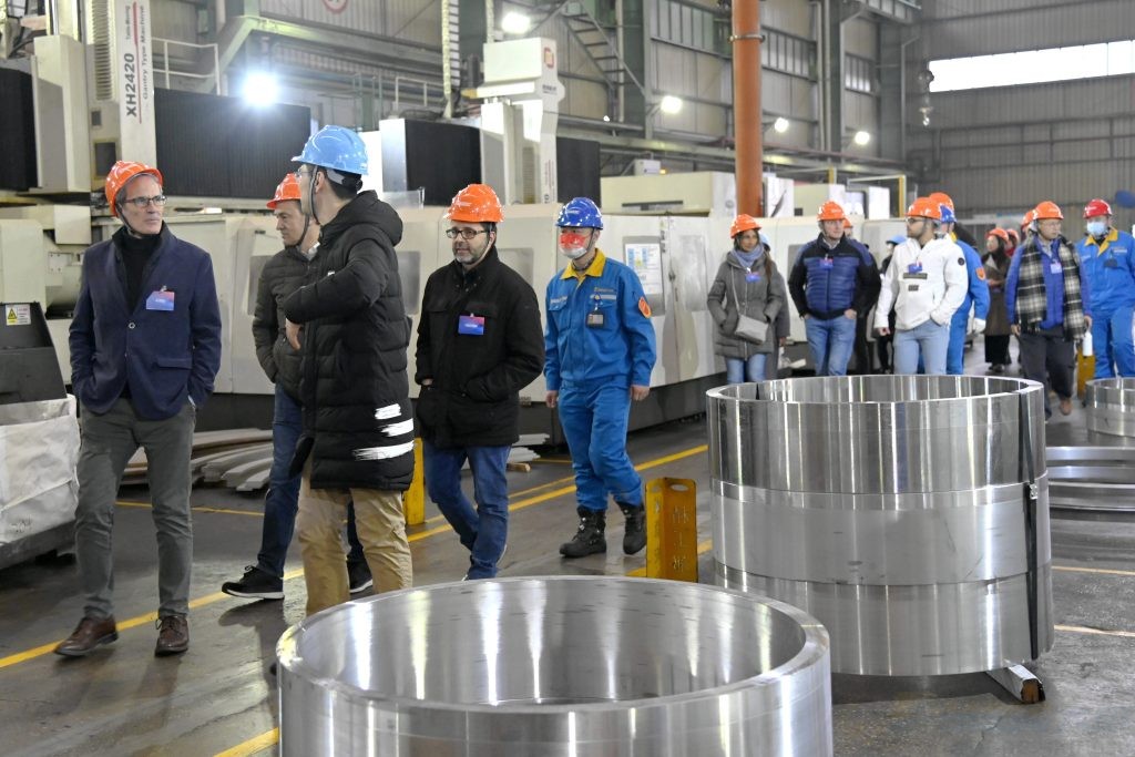 Guests for Daming International Overseas Business Fair Visiting Jiangsu Daming Processing Center 