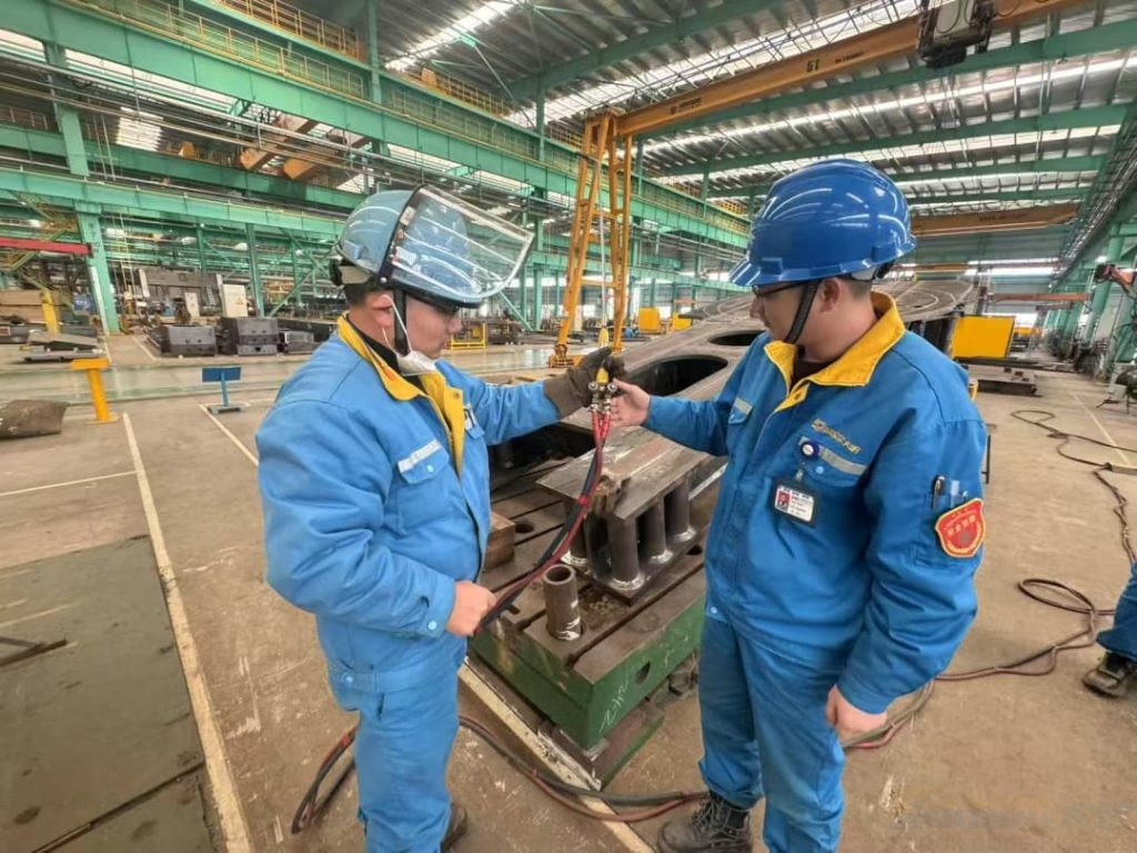Huang Weifeng Checking Safety in the Workshop