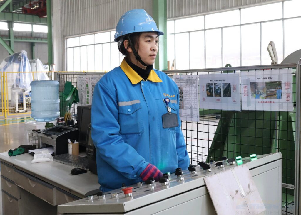 Li is the Only Female Worker in Taiyuan Daming Productioon Line