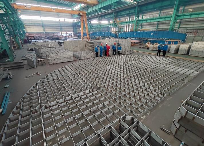 Daming Manufactures Giant Gratings Using 3000 Stainless Plates 1