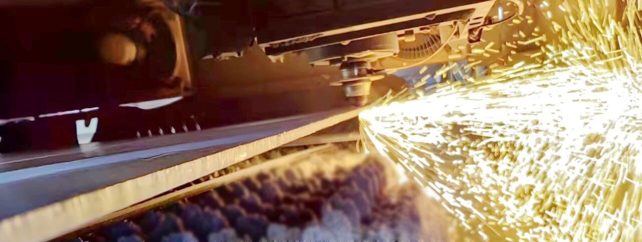 Daming Has Advanced Equipment for Stainless Steel Sheets for Shipbuilding