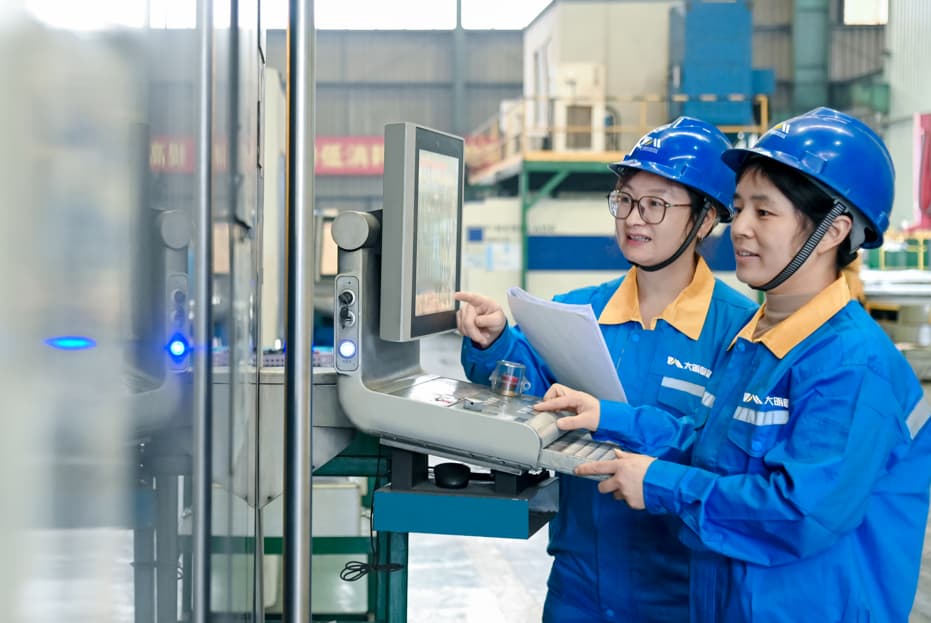 Luo Xianfei and Lu Shouling