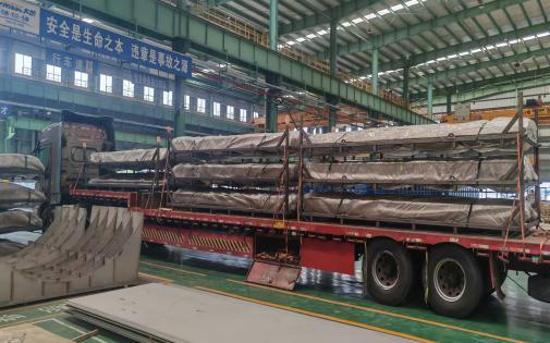 Customized dump truck components loaded and ready for export at Hubei Daming 1