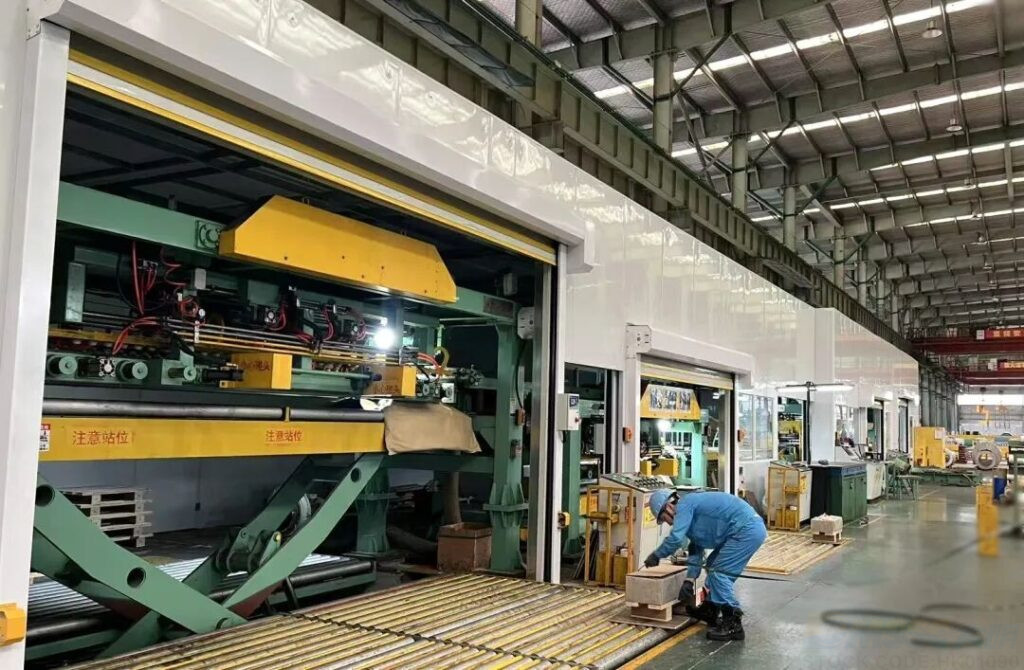 Production lines integrated with cleanroom facilities