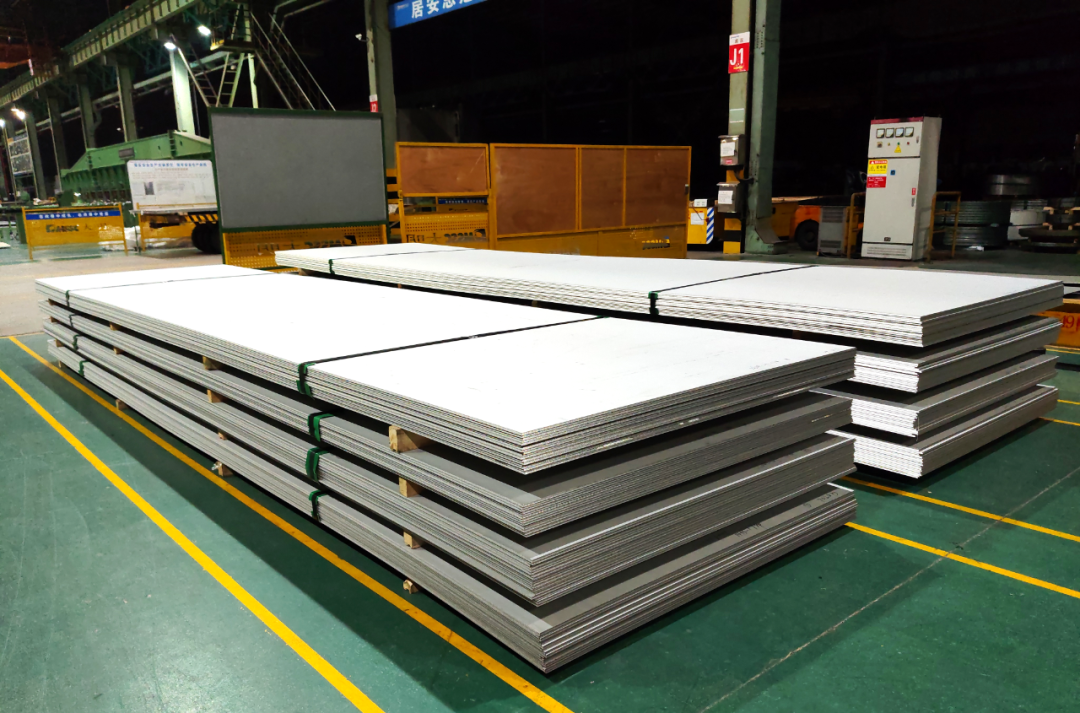 Finished stainless steel beveled plates ready for delivery Finished stainless steel beveled plates ready for delivery