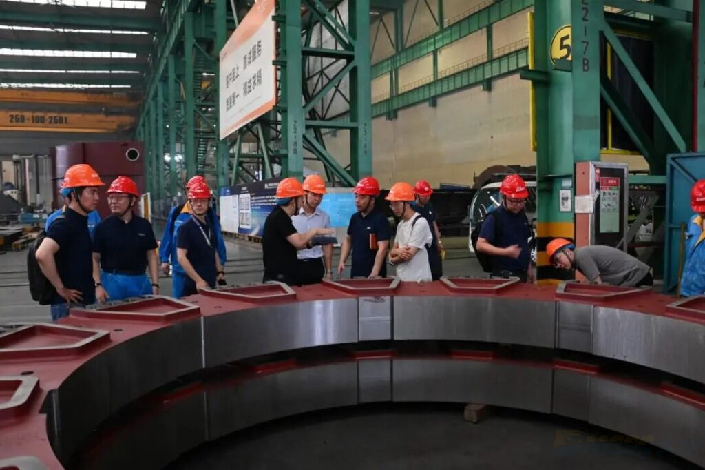 POSCO delegates review Damings manufacturing operations on the shop floor 1