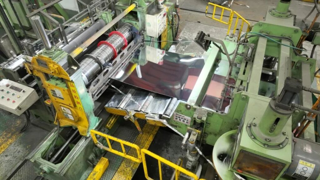 Precision cut to length processing for thin gauge sheets Precision cut to length processing for thin gauge sheets