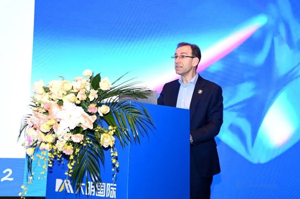 Mr. Ricardo Hernandez Soto China Country Manager of Tecnicas Reunidas Mr. Ricardo Hernandez Soto China Country Manager of Tecnicas Reunidas